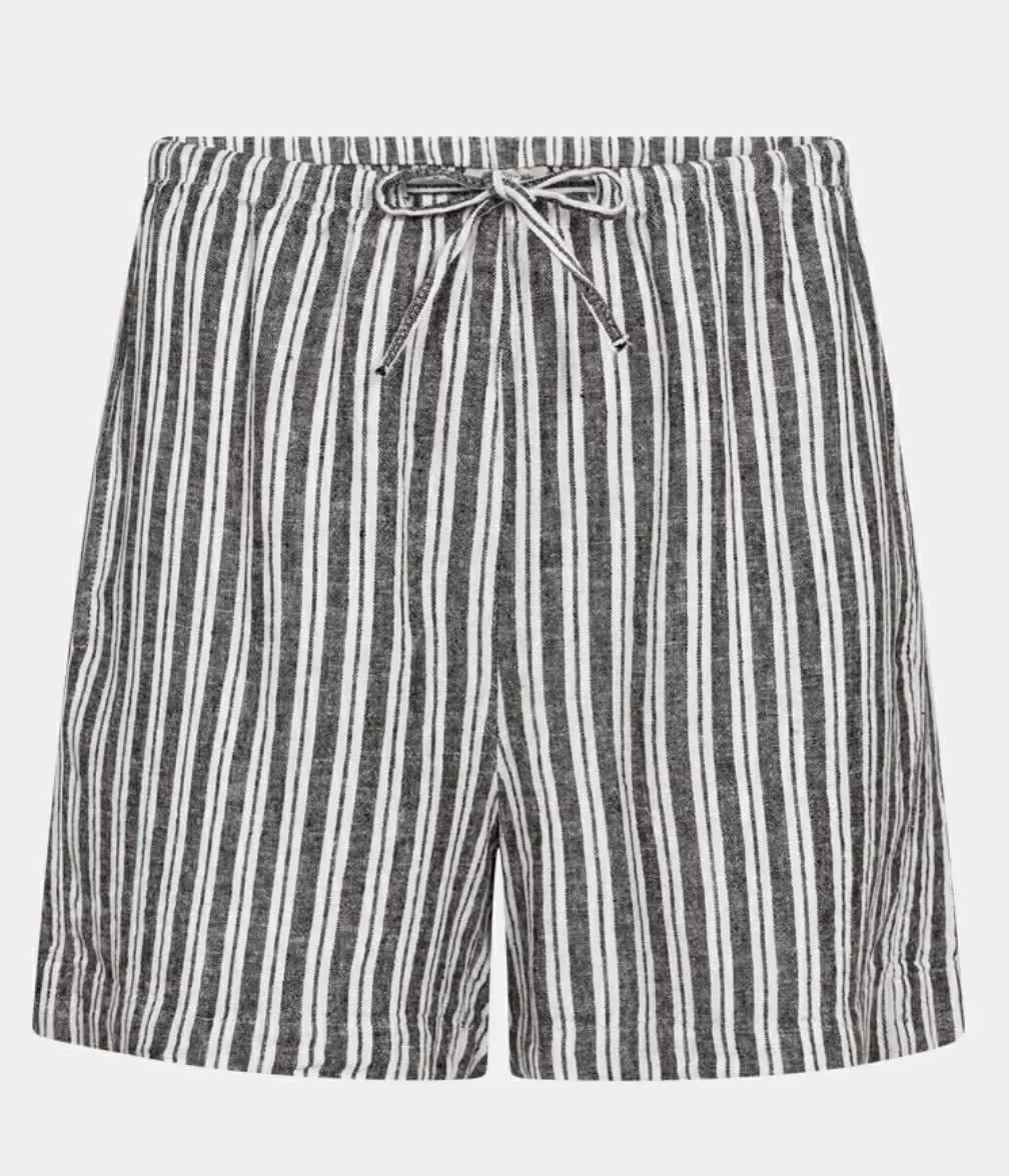 FQLAVA- SHORTS