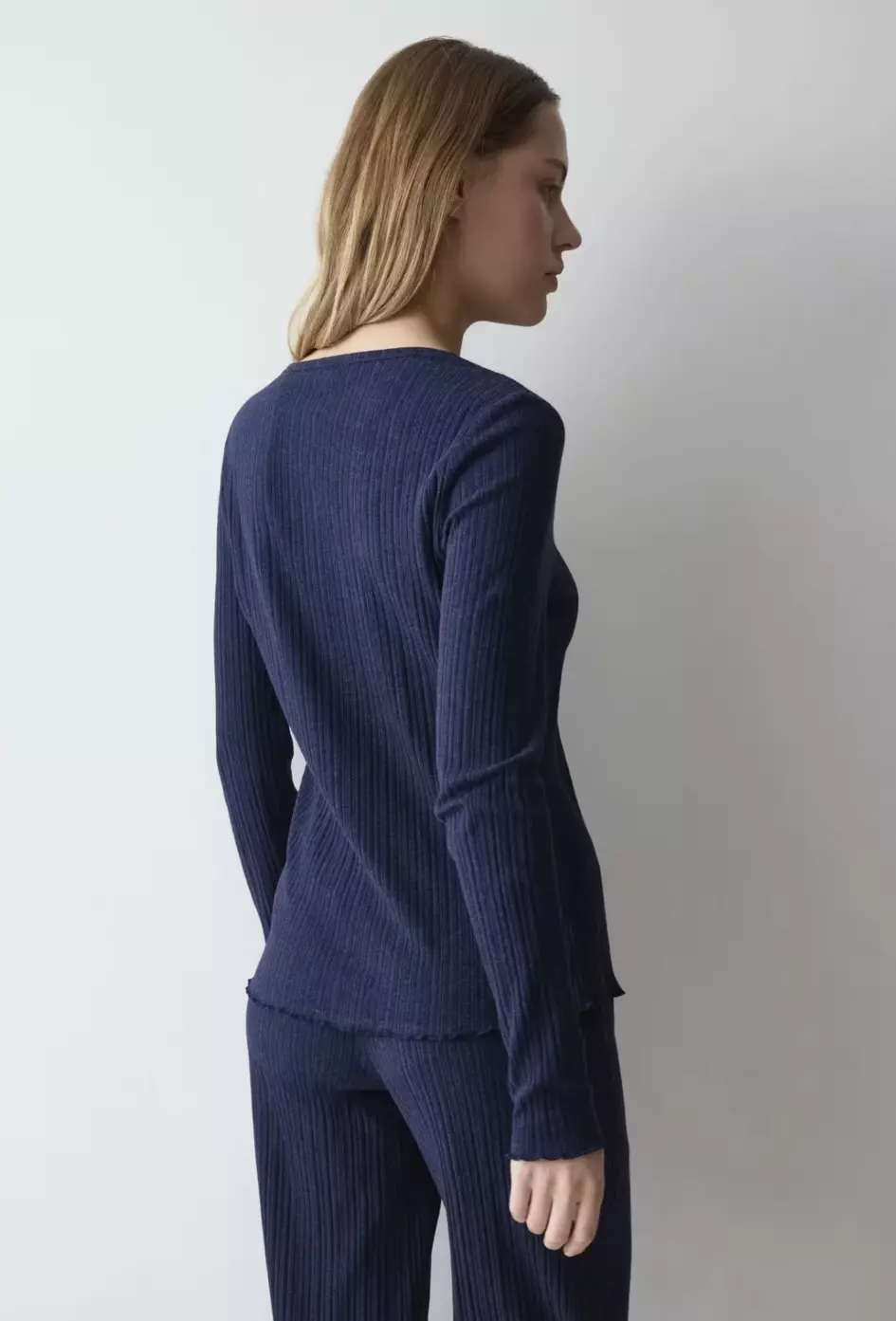 gallery-51551-for-605AA1087