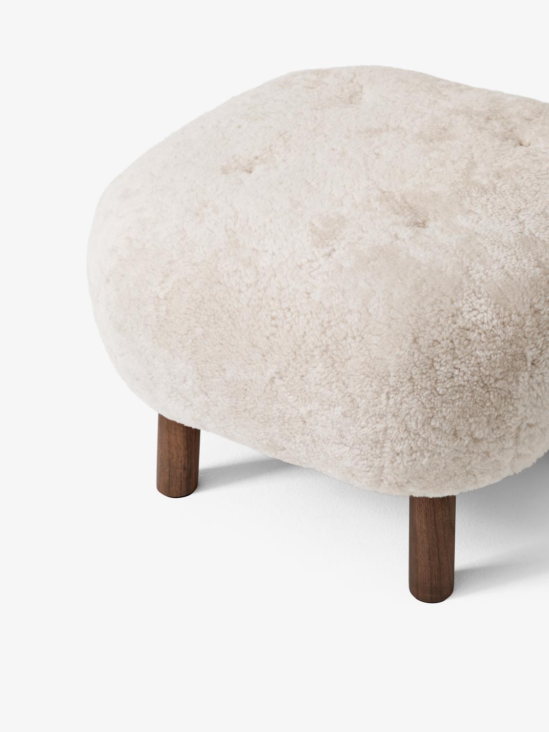 &Tradition - Pouf ATD1 - Sheepskin Moonlight and Walnut