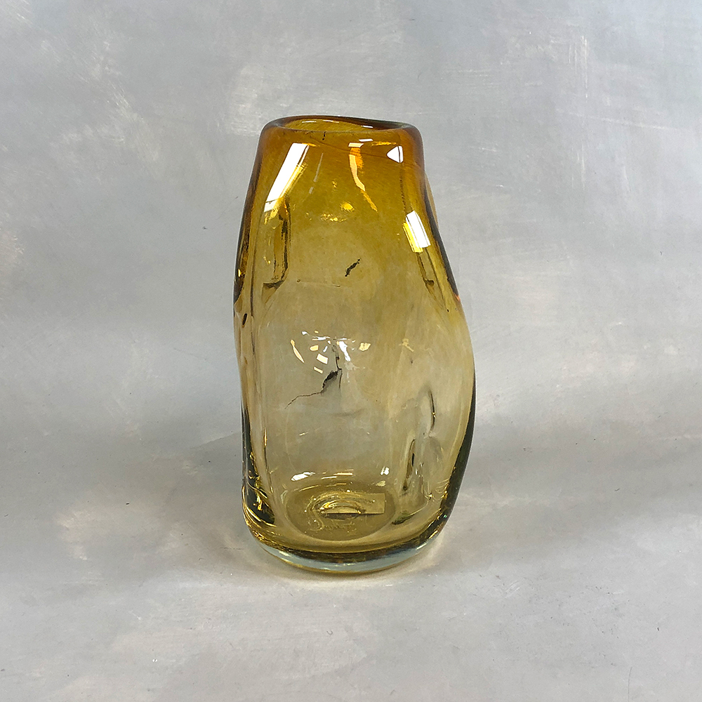 Syre, Anne-Mari - Gylden vase D
