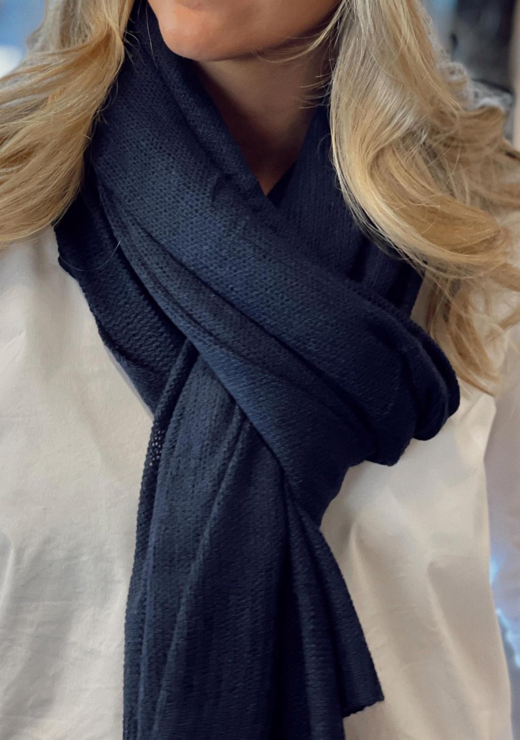 Evelyn cashmere scarf