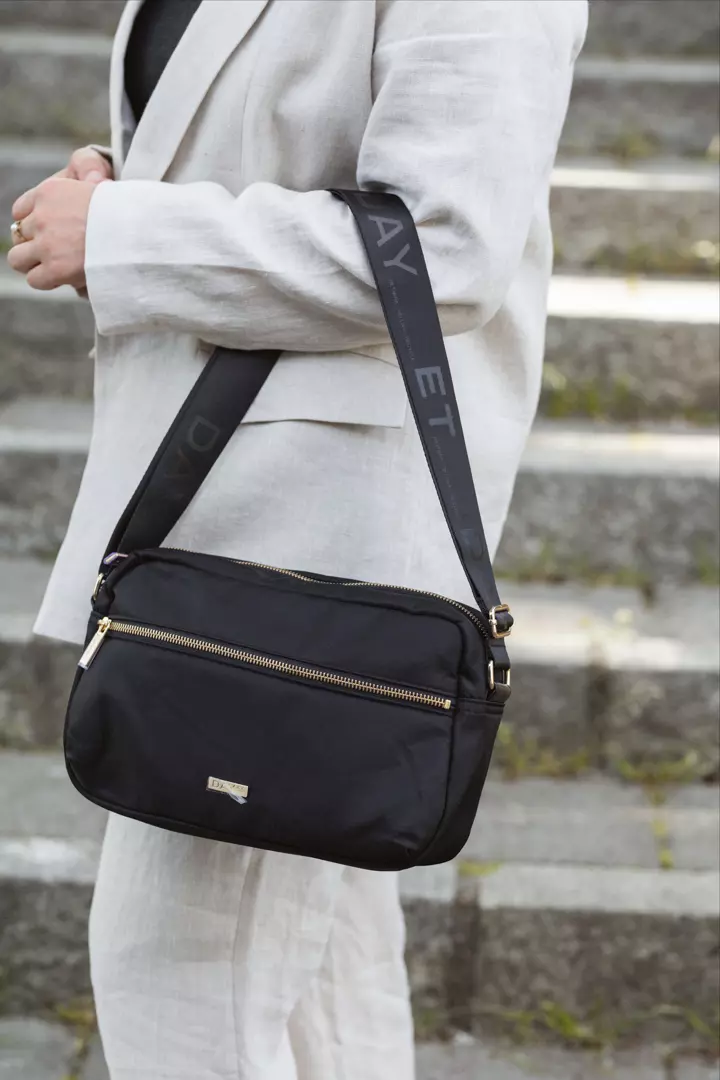 Day RE-logo band camera bag Black