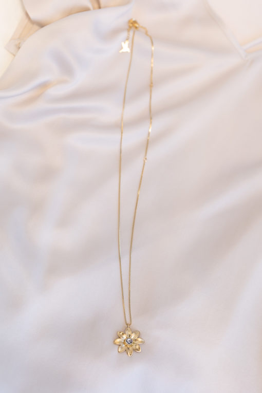 Daisy necklace