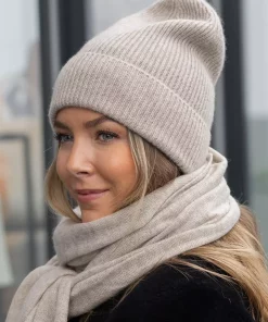 Rose Beanie - Sand