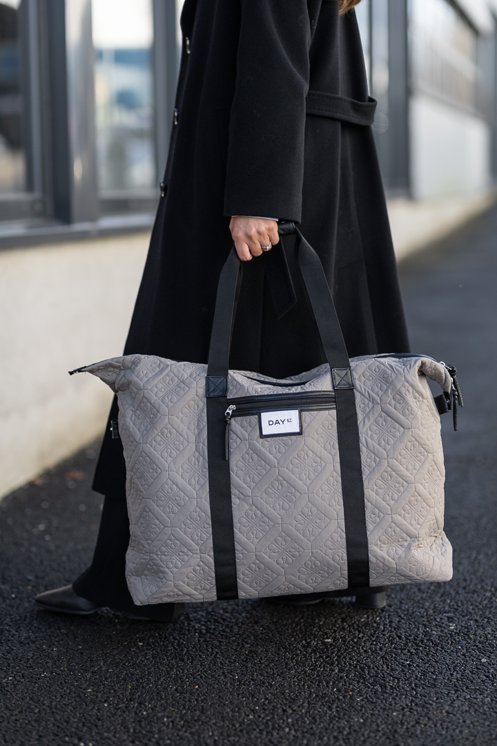 Day Gweneth RE-Q Flotile Weekend Moon Rock