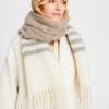 Dereen, fluffy wool scarf - White