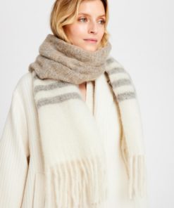 Dereen, fluffy wool scarf - White