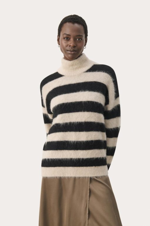 Liepa Pullover - Black Stripe