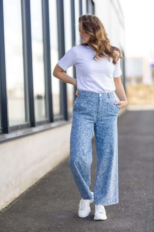 Coralies - Denim Rose
