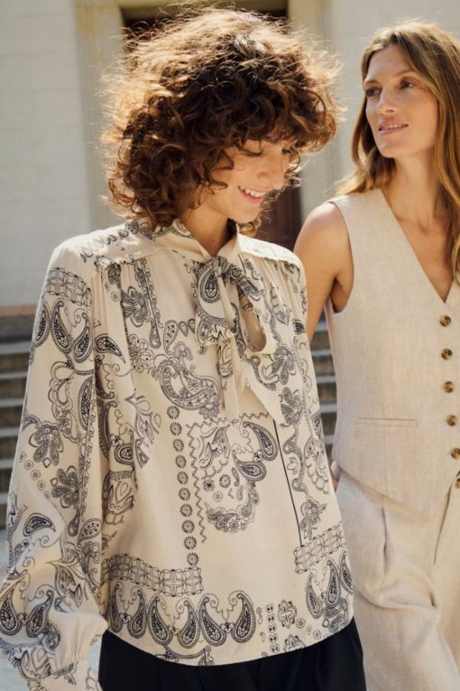 Najia Shirt - French oak paisley