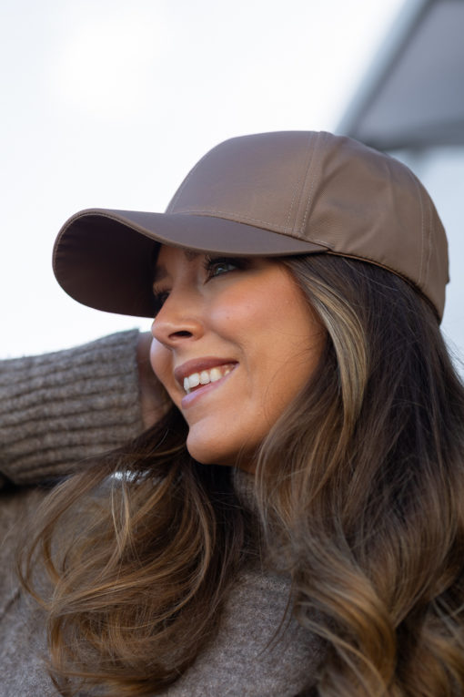 Day RC-Gweneth Cap - Caribou