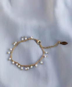 Simple pearl bead bracelet