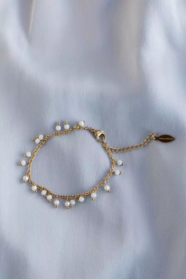 Simple pearl bead bracelet