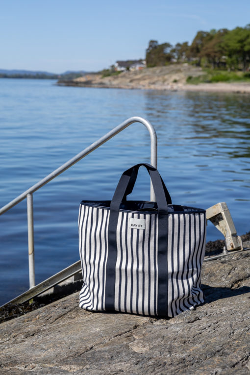 Day Gweneth J Beachy Beach - Navy