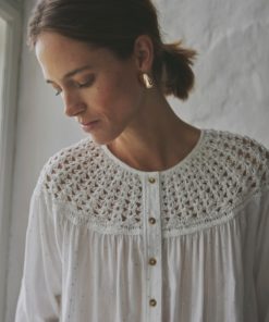 Kamelia, crochet blouse - White