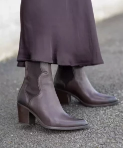 Maeda - Dark Brown