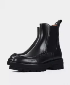 Riva - Black