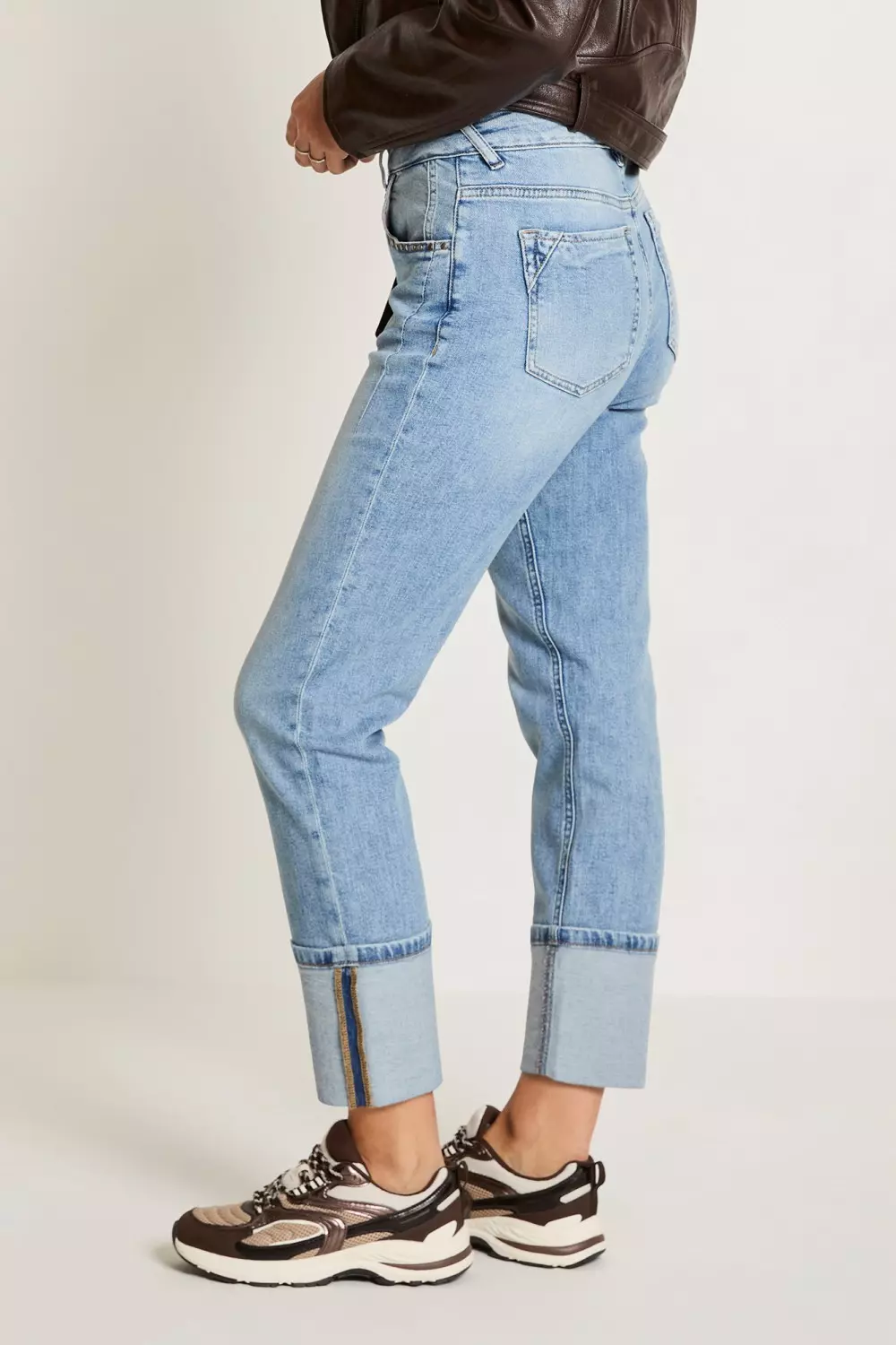 Capri (stud) - Stone used
