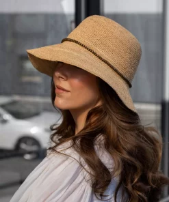 Hatt m. perler - Beige