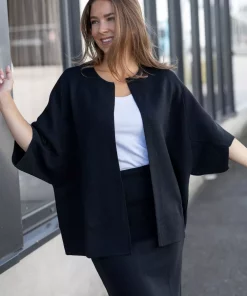 Evi - Black
