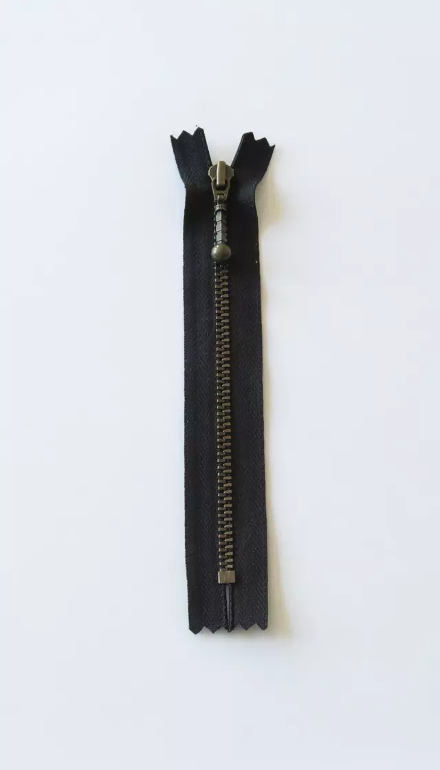 Glidelås 15cm messing revehale svart