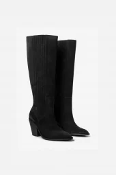 Wilma Knee Boot : Black Suede
