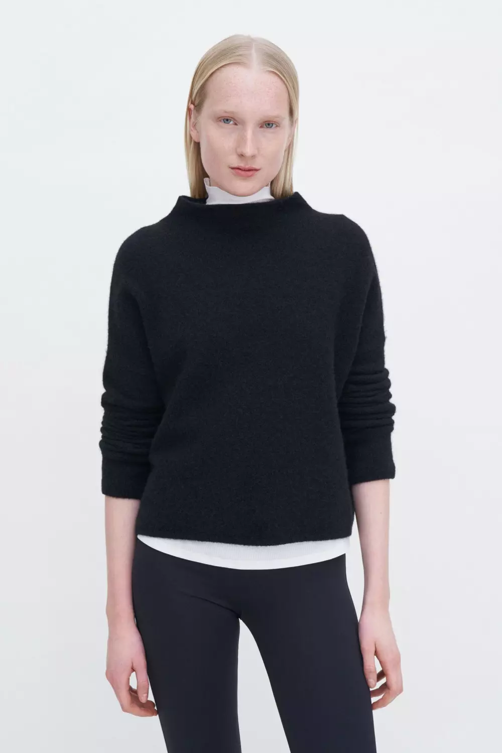Mika Yak Funnelneck Sweater: Black