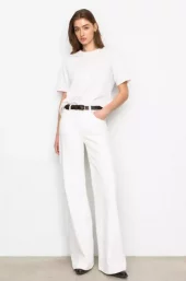 Taylor : Off White
