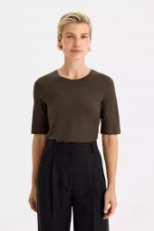 Elena Tee : Ebony Brown