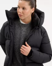 Venus : Black