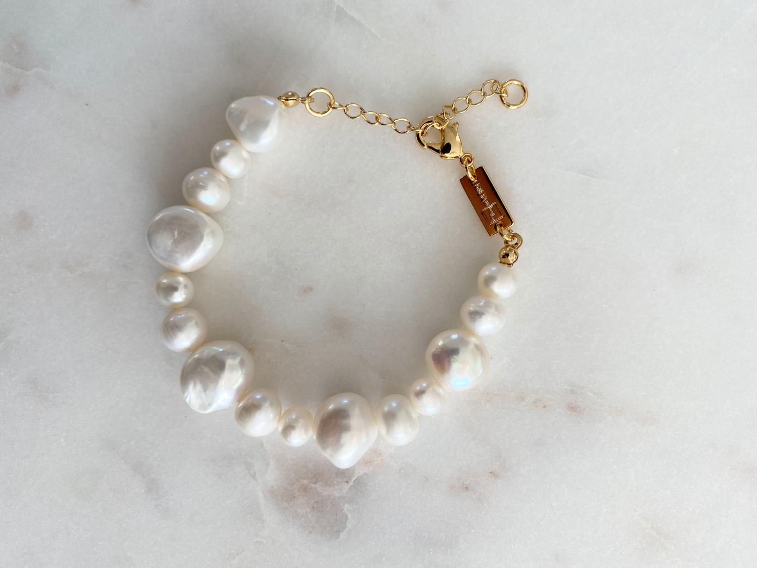 Emilia, Freshwater pearl bracelet