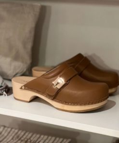 Scholl Iconic, Pescura clog cognac