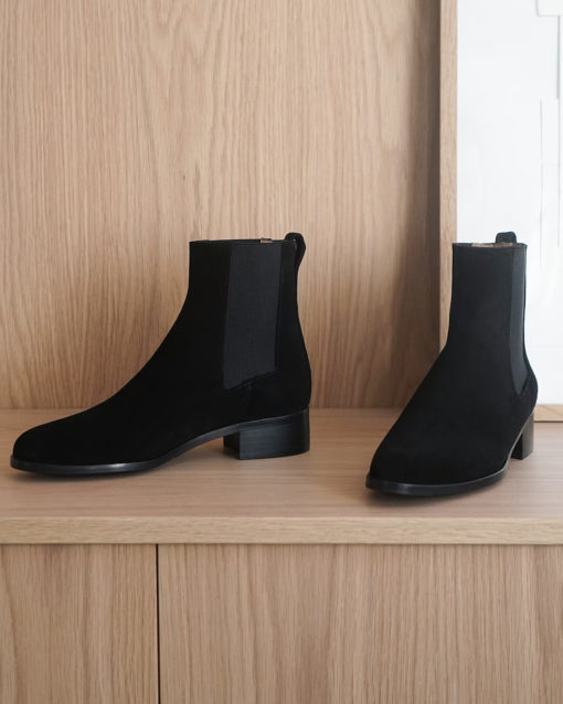 Flattered, Lucile suede