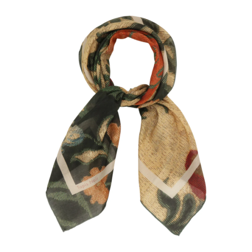 Tapis Noir, Light Rose Scarf