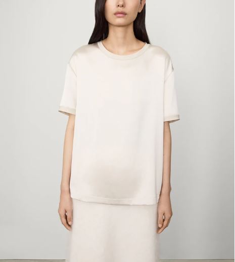 Lisa yang, Round neck t-shirt champagne