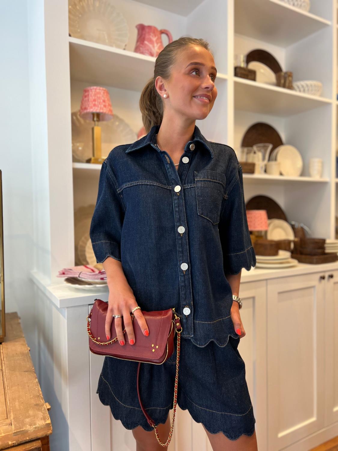 Stella nova, Blue denim shorts
