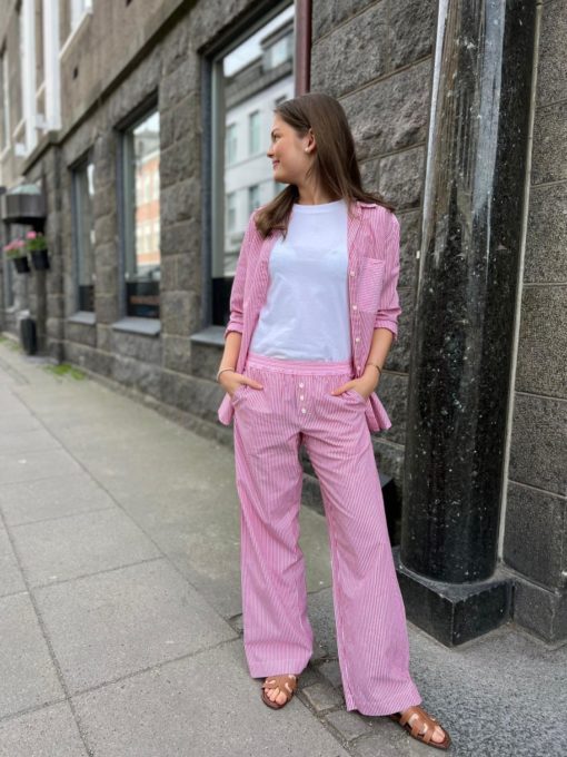 Xirena, Maxime pant