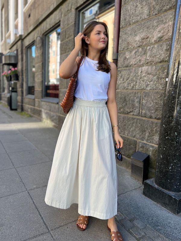 Skall Studio, Dagny skirt
