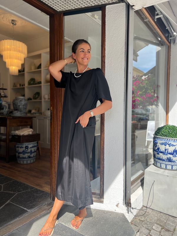Bytimo, Tailored satin relaxed dress black