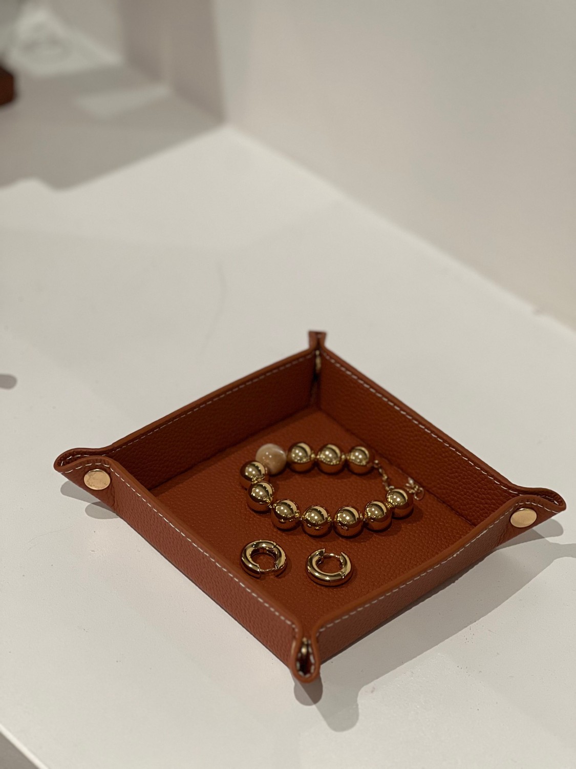 Hazel, Travel Tray cognac