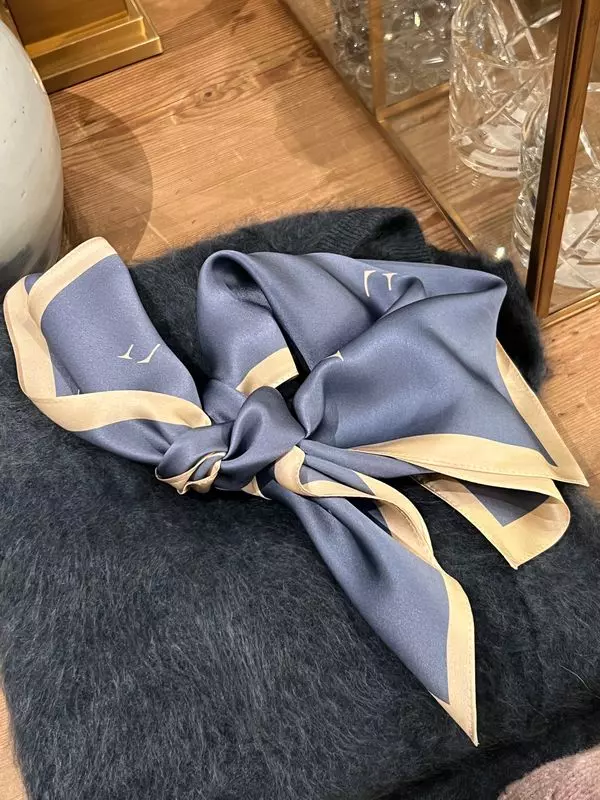 Frimino, Paris Light Blue