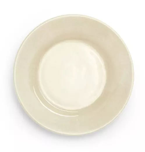 Mateus, Basic Tallrik 21 cm sand. En beige tallerknen med hvit bakgrunn. Frokosttallerknen