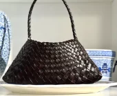 Dragon Diffusion, Rosanna, Dk Brown