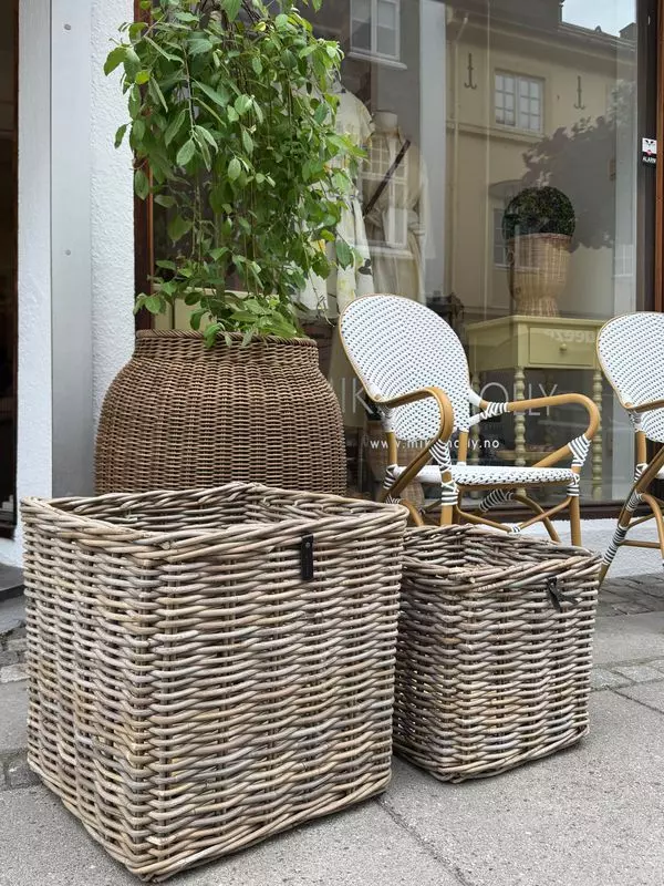 A2 living, Maxi XL Low Square Rattan Basket - Kubu