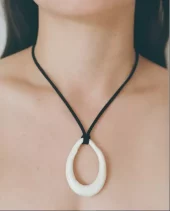 Casa Ayllon, Isola Necklace (Black/Ivory)