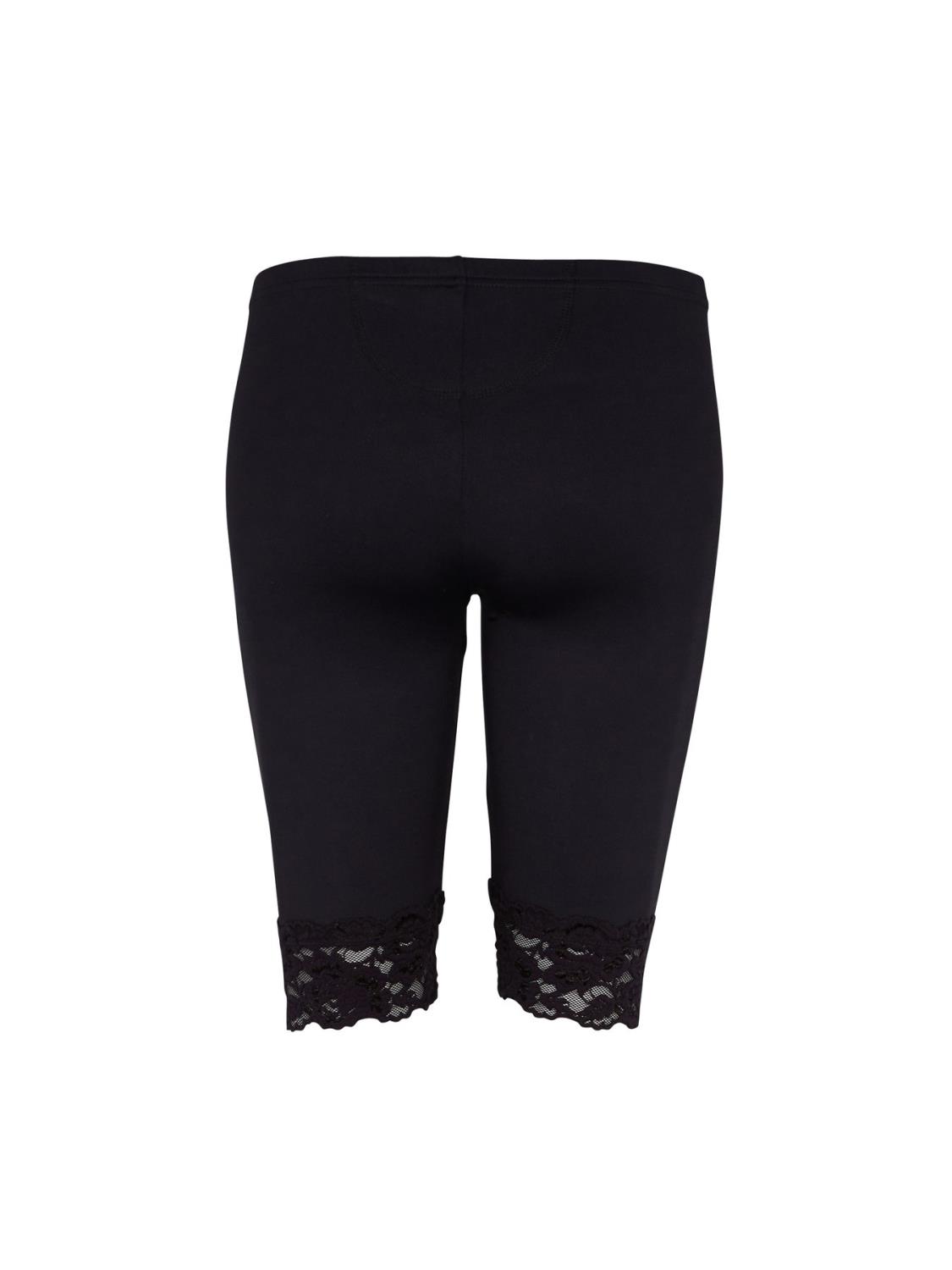 NÜ Isa Biker Shorts with lace