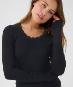 KAomi u-neck Tee