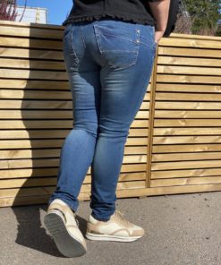 Amalie Jeans Shape Fit