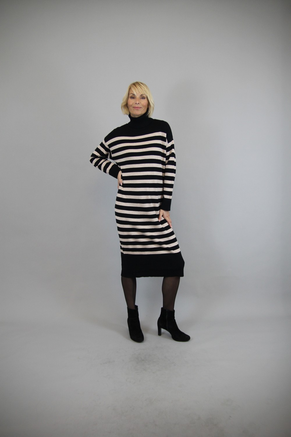 Stripete kjole - brun