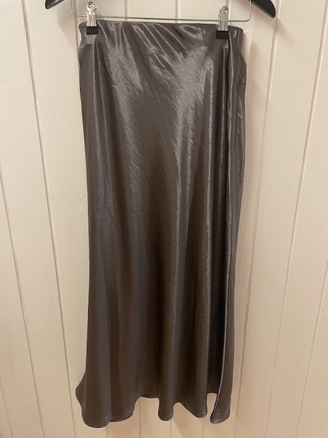 Satin skjørt